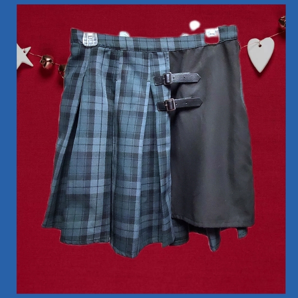 Pleated Mini Skater Skirt by Hot Topic - Picture 6 of 8